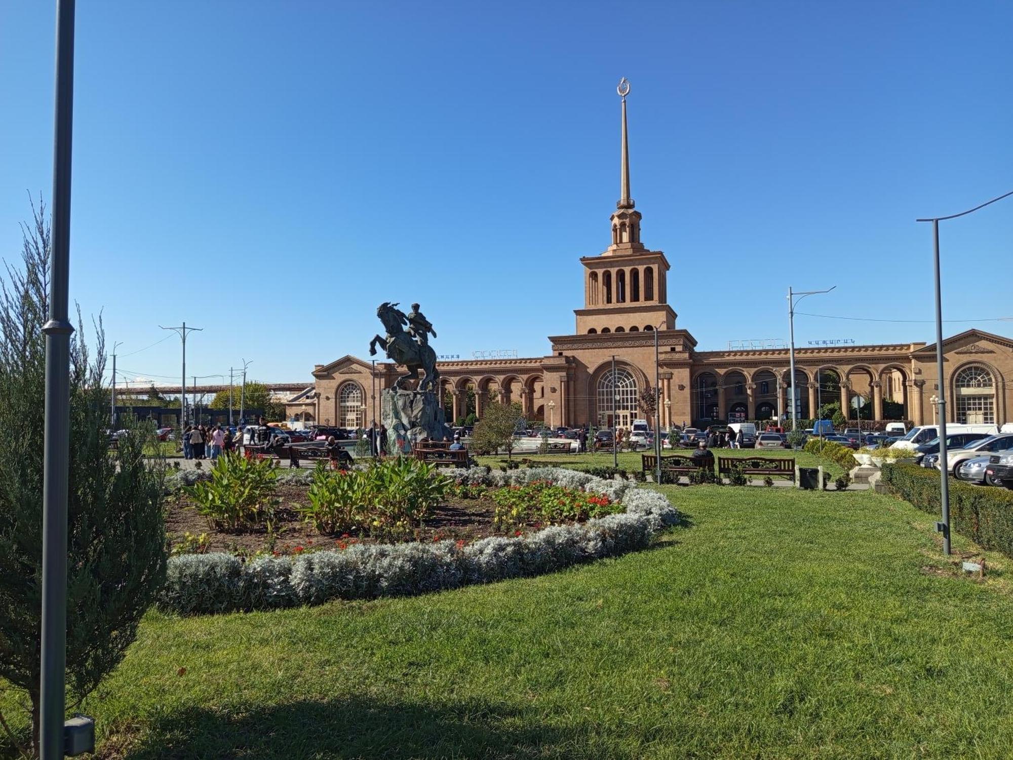 Living Spaces - Guesthouse Yerevan Bagian luar foto